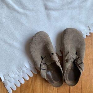 Birkenstock Boston Suede Leather in taupe